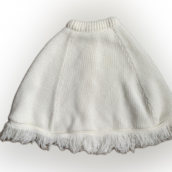 girls cape white knit Poncho w arm holes & fringe no label Timeless vintage 3T - Picture 4 of 8